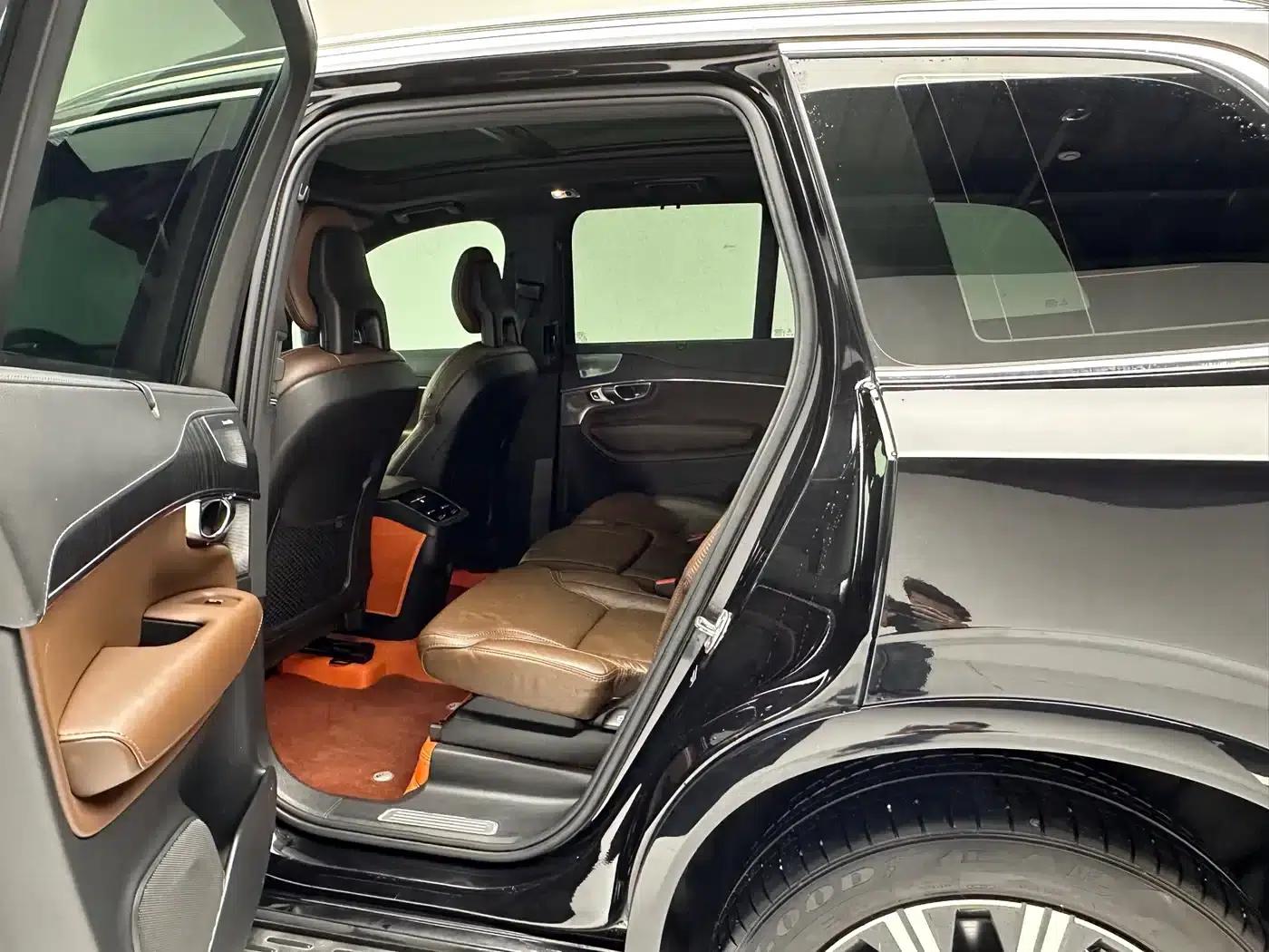 2021 Volvo XC90 B6 Inscription Luxury Edition 7-seater — миниатюра 8