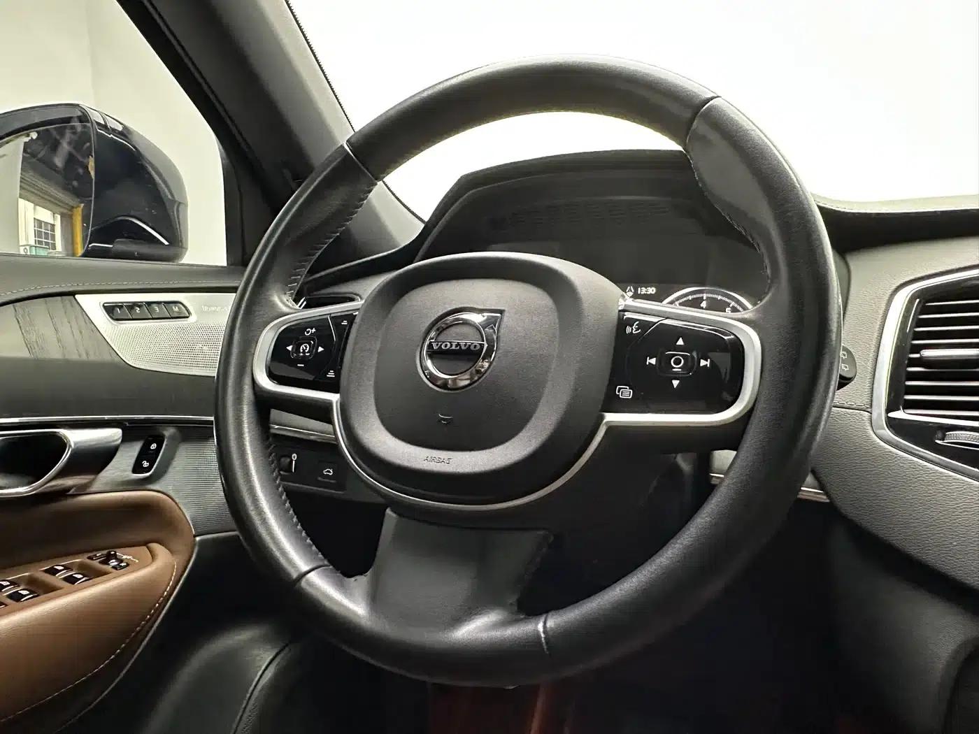 2021 Volvo XC90 B6 Inscription Luxury Edition 7-seater — миниатюра 10
