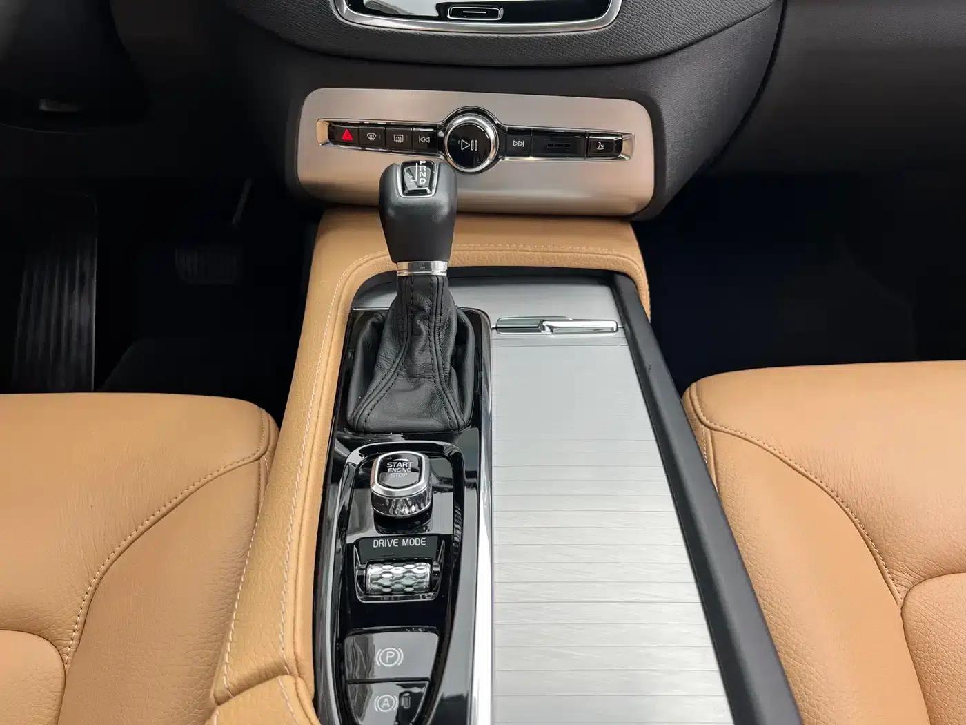2018 Volvo XC90 T6 Smart Edition 7-seater — миниатюра 11