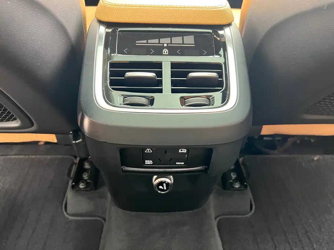2018 Volvo XC90 T6 Smart Edition 7-seater — миниатюра 13