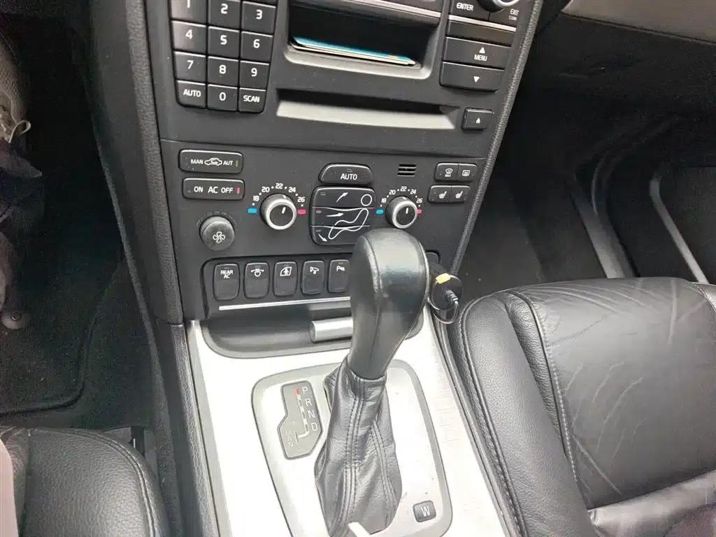 2013 Volvo XC90 2.5T T5 Executive Upgrade Edition — миниатюра 11