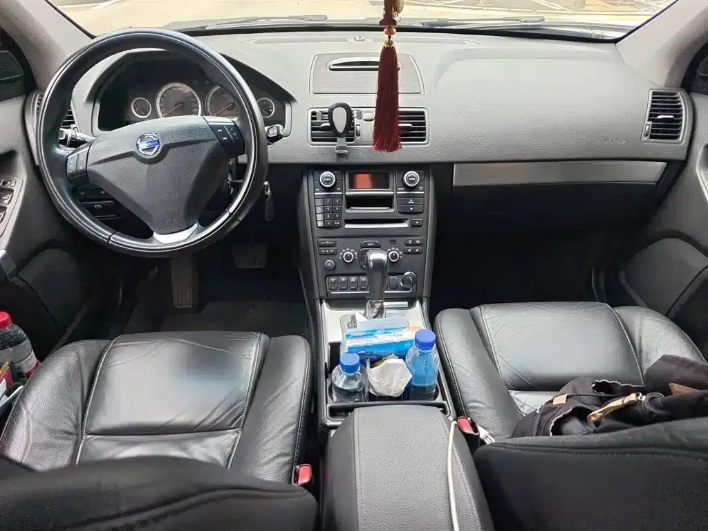 2013 Volvo XC90 2.5T T5 Executive Upgrade Edition — миниатюра 6