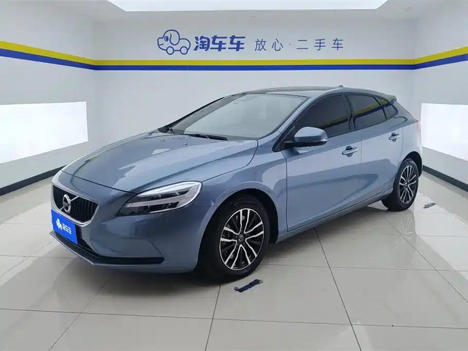2019 Volvo V40 T3 Smart Edition — миниатюра 1
