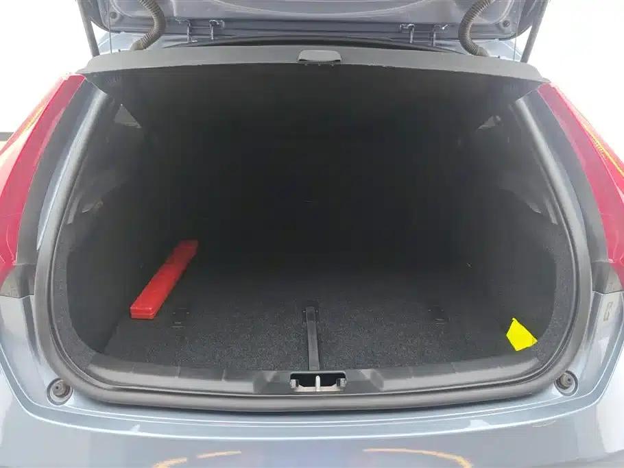 2019 Volvo V40 T3 Smart Edition — миниатюра 4