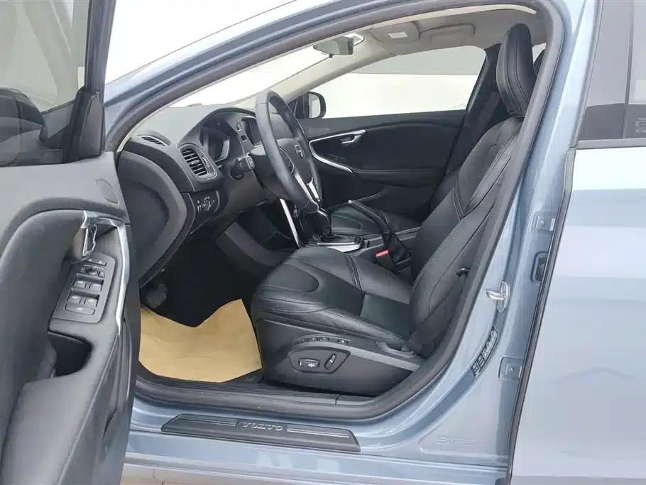 2019 Volvo V40 T3 Smart Edition — миниатюра 9