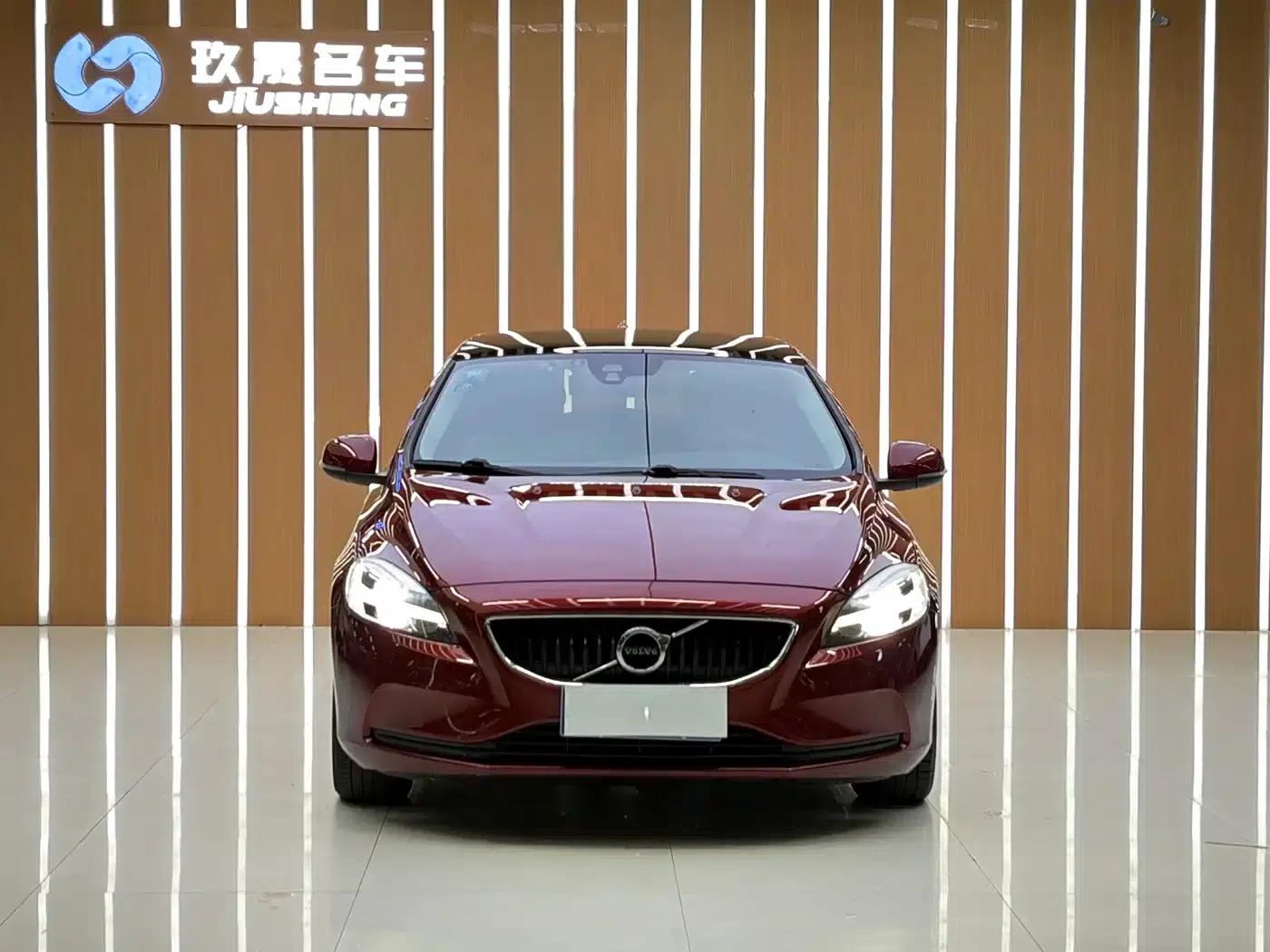 2017 Volvo V40 T3 Smart Edition — миниатюра 2