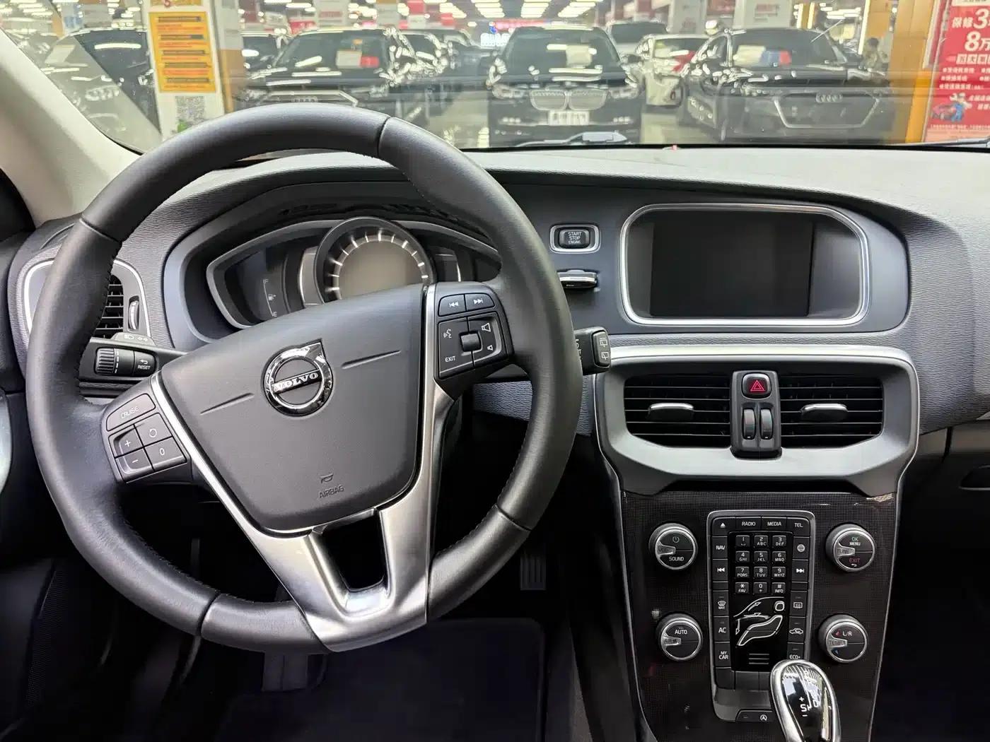 2017 Volvo V40 T3 Smart Edition — миниатюра 11