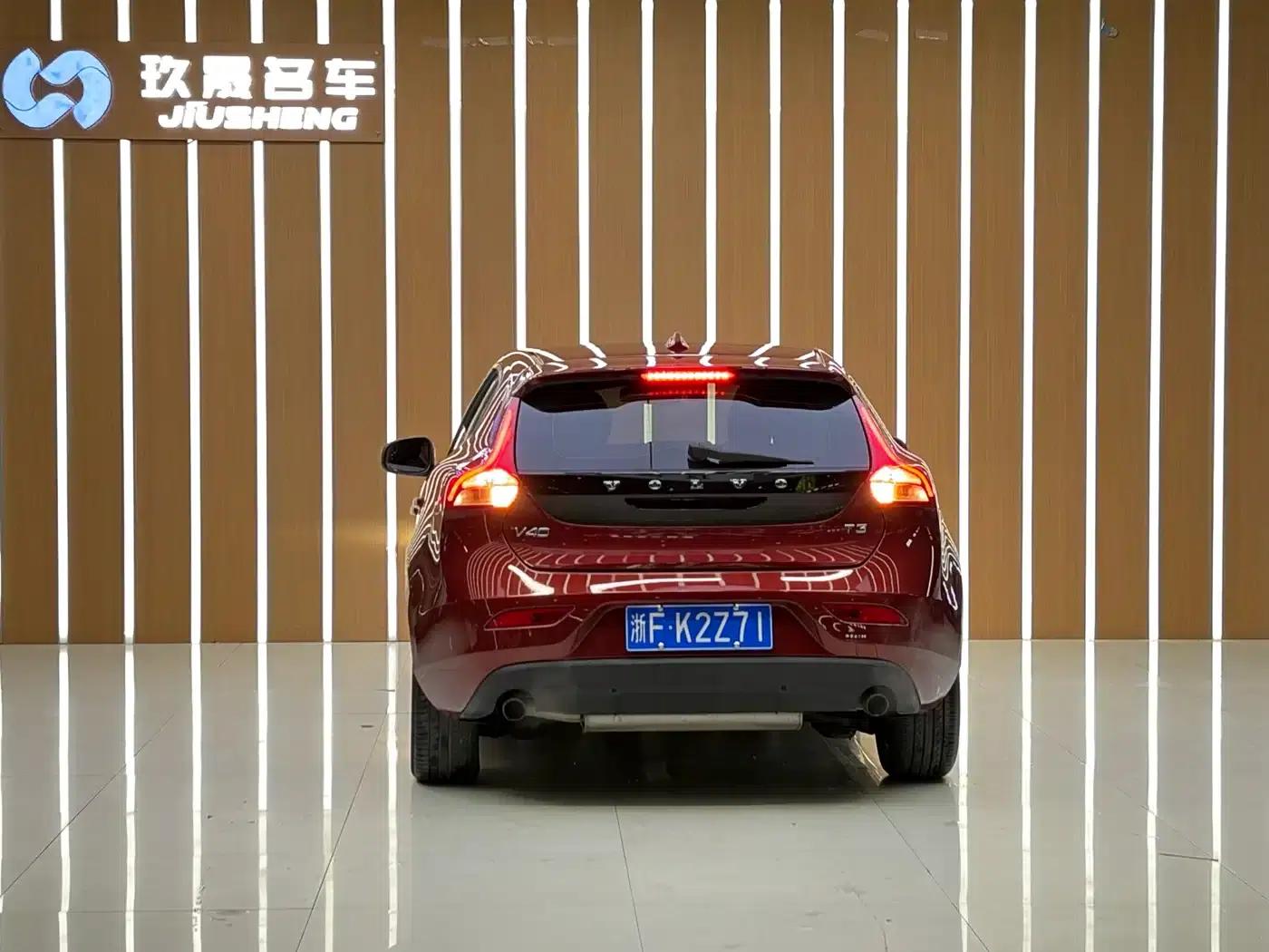 2017 Volvo V40 T3 Smart Edition — миниатюра 4