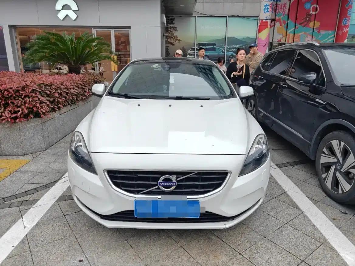 2016 Volvo V40 T3 Smart Edition — миниатюра 2