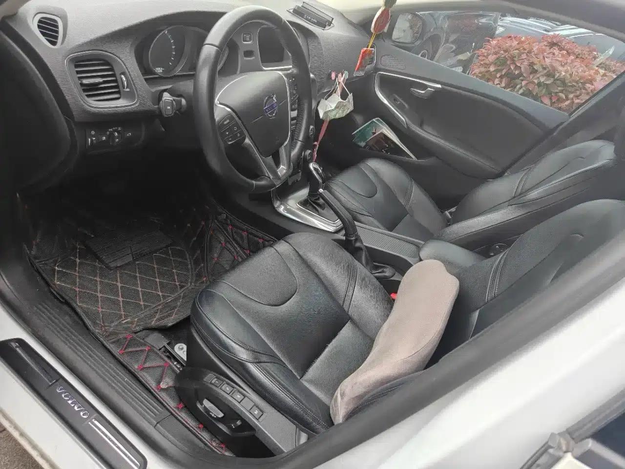 2016 Volvo V40 T3 Smart Edition — миниатюра 4