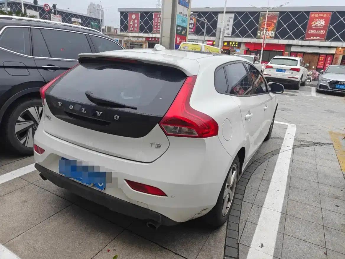 2016 Volvo V40 T3 Smart Edition — миниатюра 10
