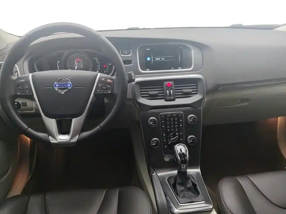 2015 Volvo V40 1.6T Smart Edition — миниатюра 12