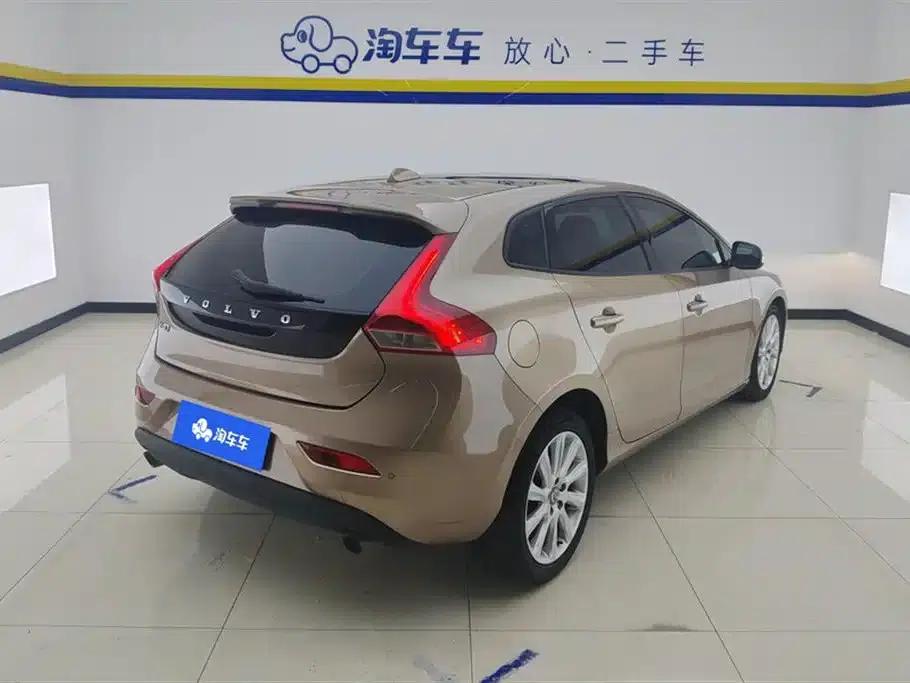 2015 Volvo V40 1.6T Smart Edition — миниатюра 3
