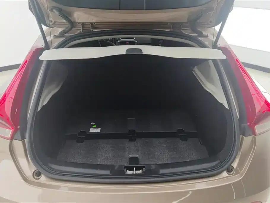 2015 Volvo V40 1.6T Smart Edition — миниатюра 4