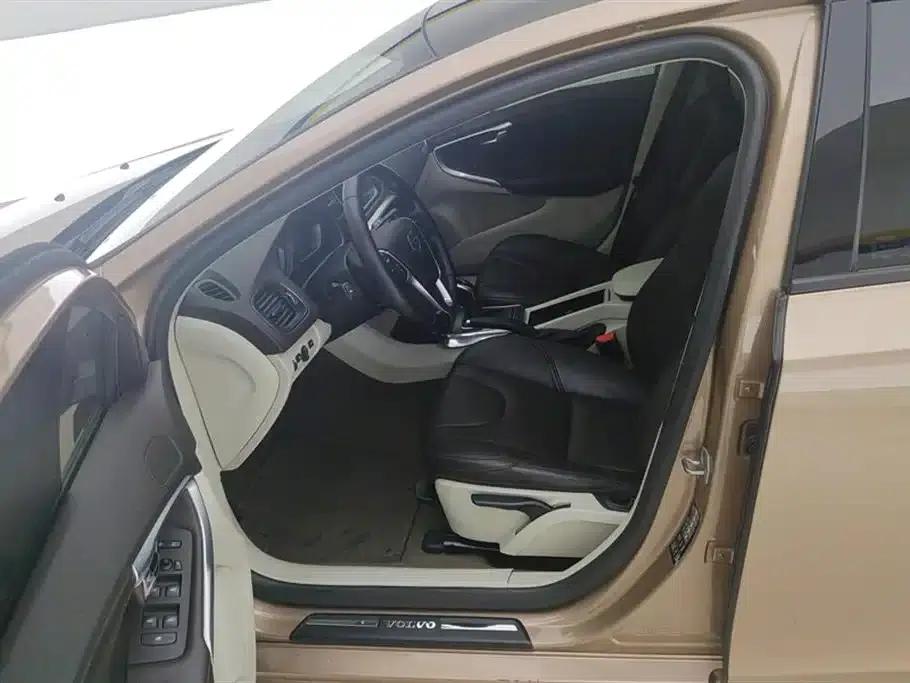 2015 Volvo V40 1.6T Smart Edition — миниатюра 9