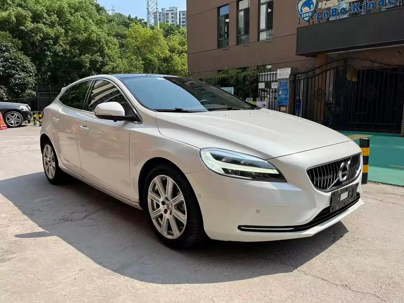 2018 Volvo V40 T3 Smart Edition — миниатюра 3