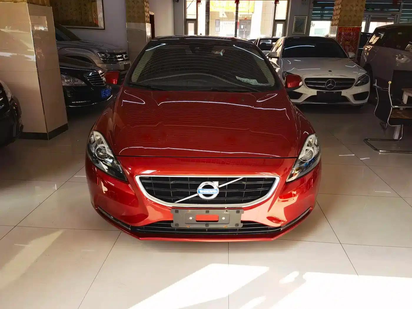 2015 Volvo V40 1.6T Smart Edition — миниатюра 2