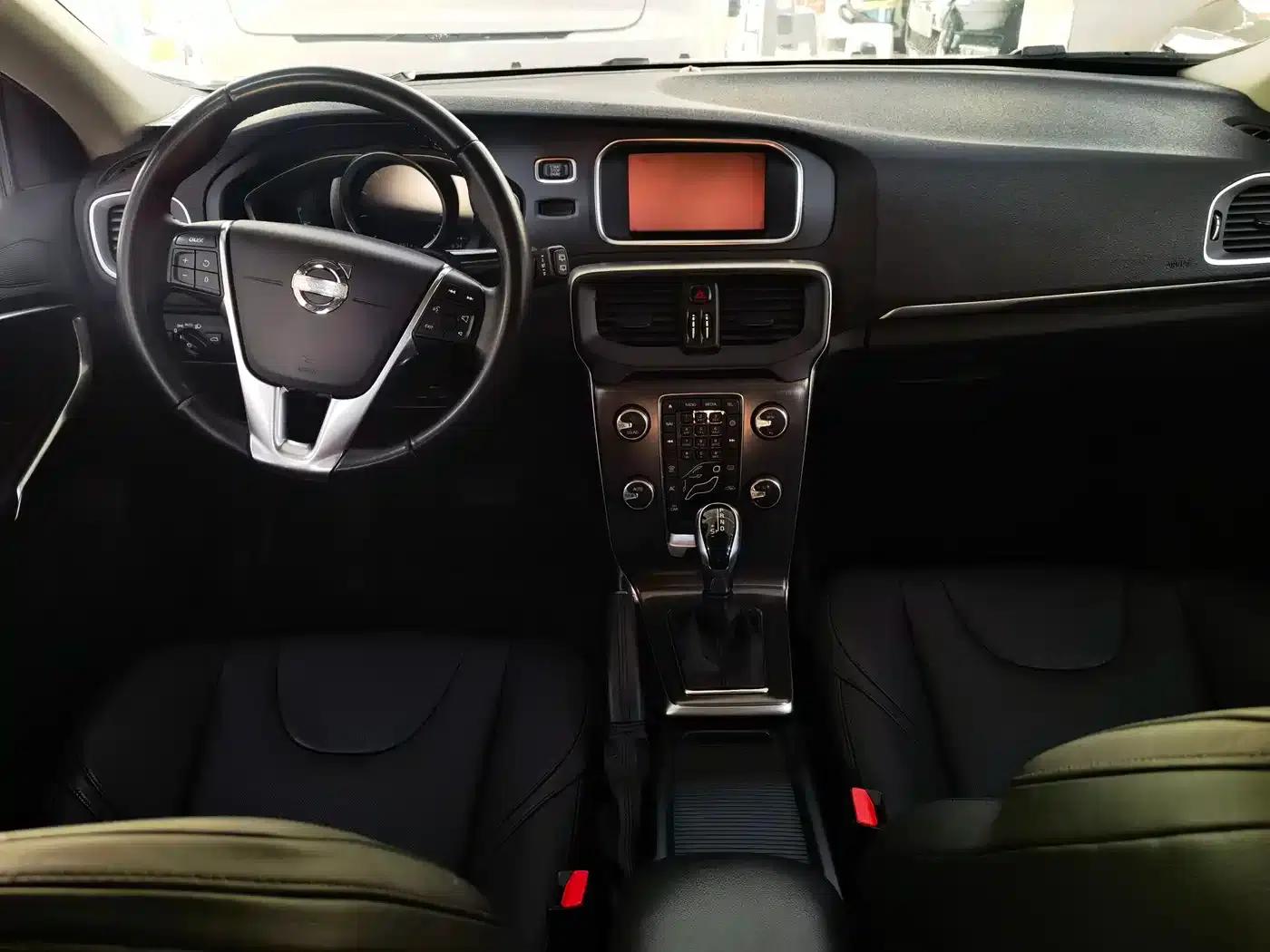 2015 Volvo V40 1.6T Smart Edition — миниатюра 8