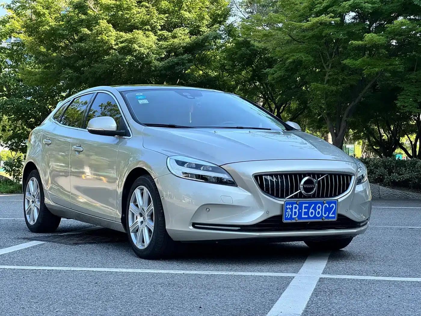 2017 Volvo V40 T3 Smart Edition — миниатюра 2