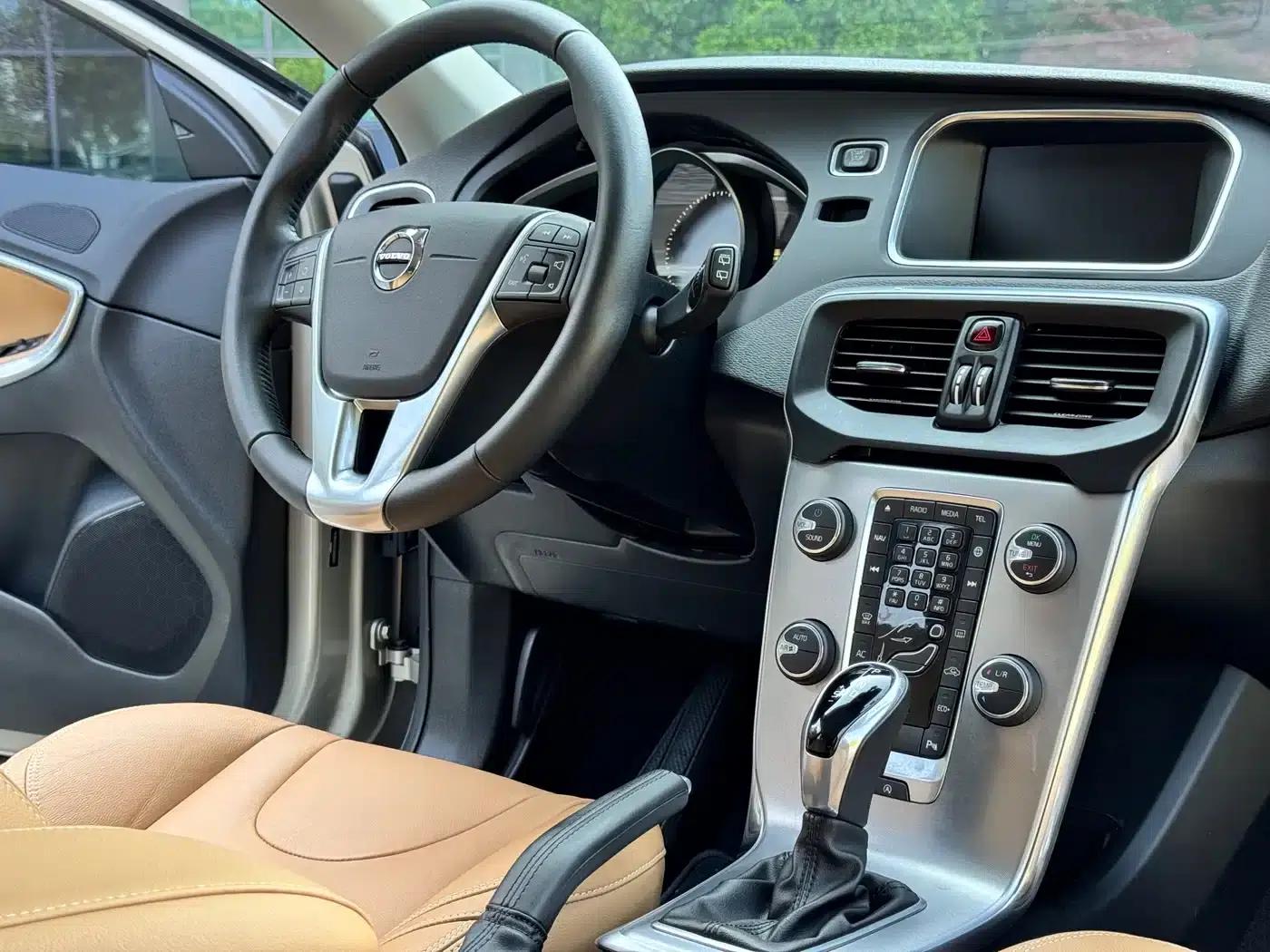 2017 Volvo V40 T3 Smart Edition — миниатюра 12