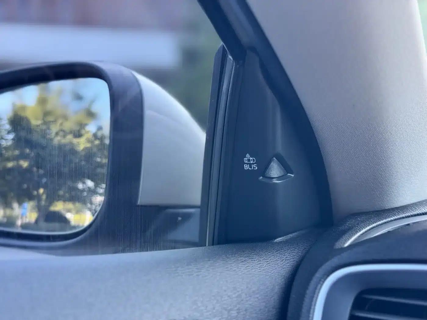 2017 Volvo V40 T3 Smart Edition — миниатюра 18