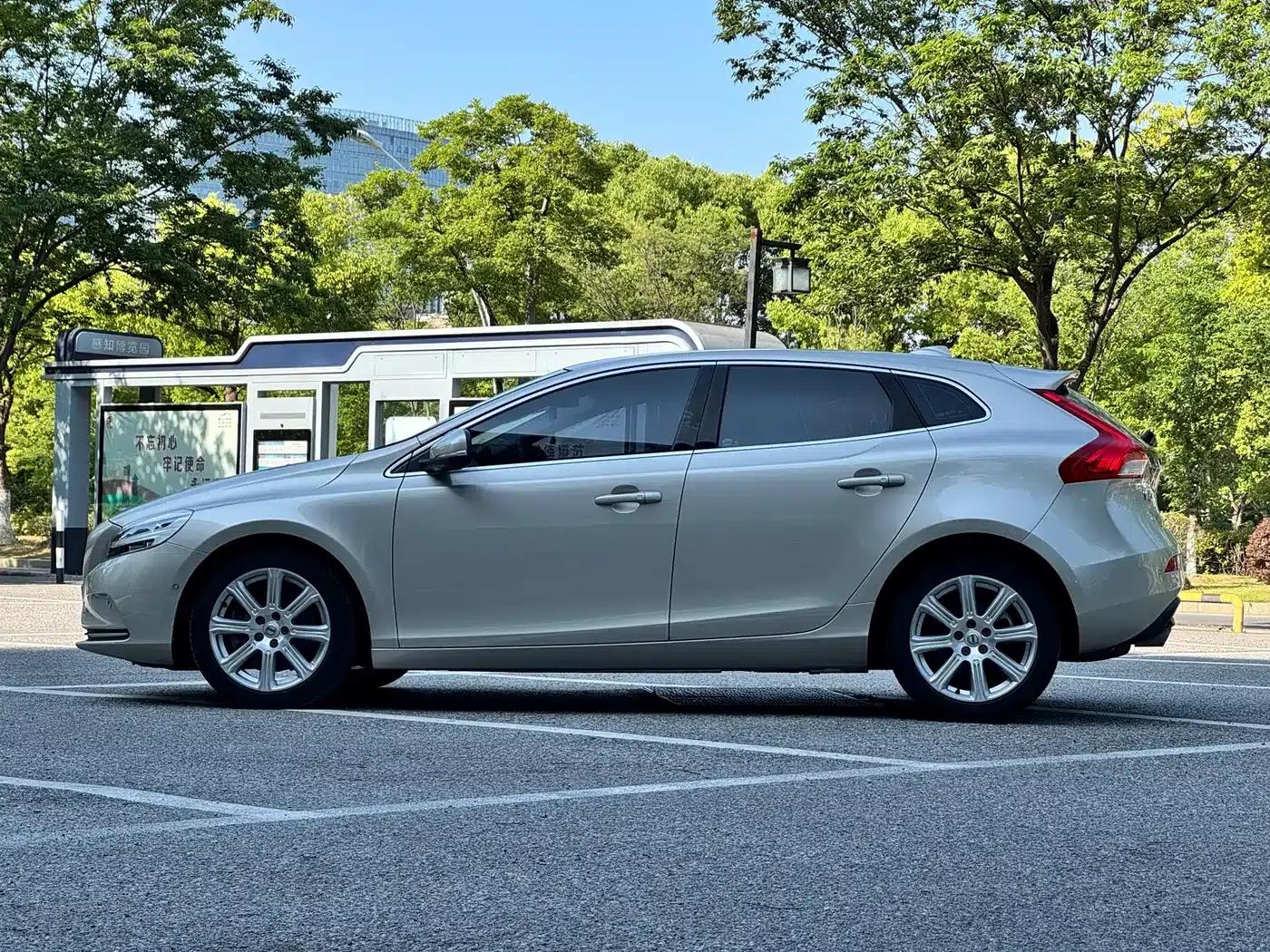 2017 Volvo V40 T3 Smart Edition — миниатюра 7