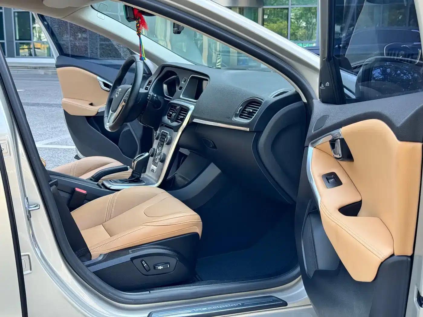 2017 Volvo V40 T3 Smart Edition — миниатюра 10