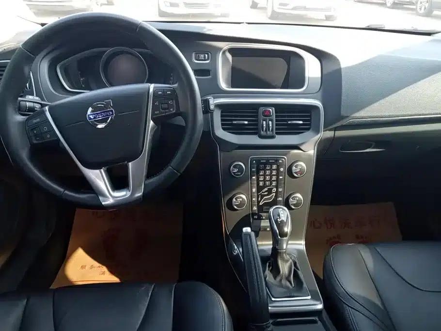 2016 Volvo V40 T4 Smart Edition — миниатюра 12