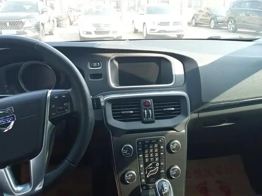 2016 Volvo V40 T4 Smart Edition — миниатюра 13
