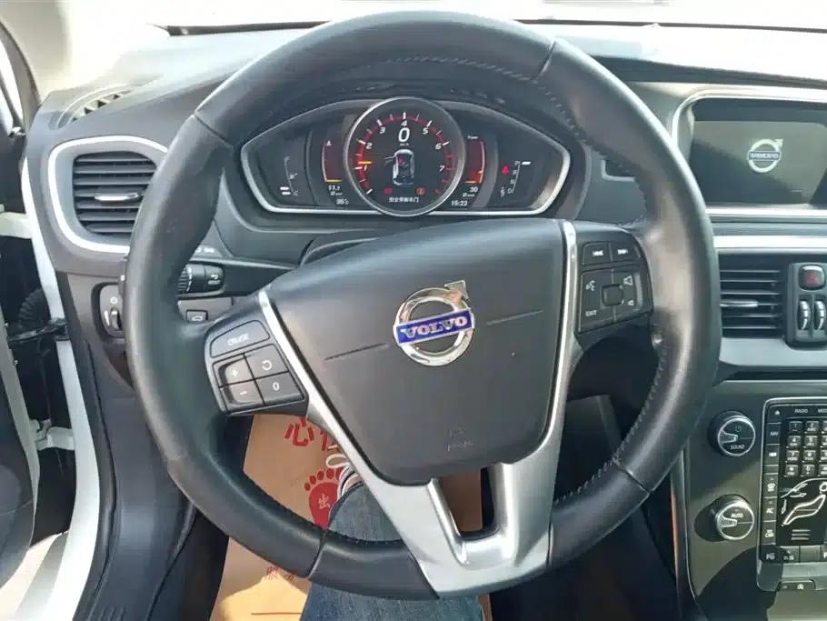 2016 Volvo V40 T4 Smart Edition — миниатюра 15
