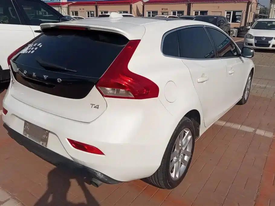 2016 Volvo V40 T4 Smart Edition — миниатюра 3
