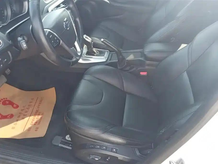 2016 Volvo V40 T4 Smart Edition — миниатюра 9