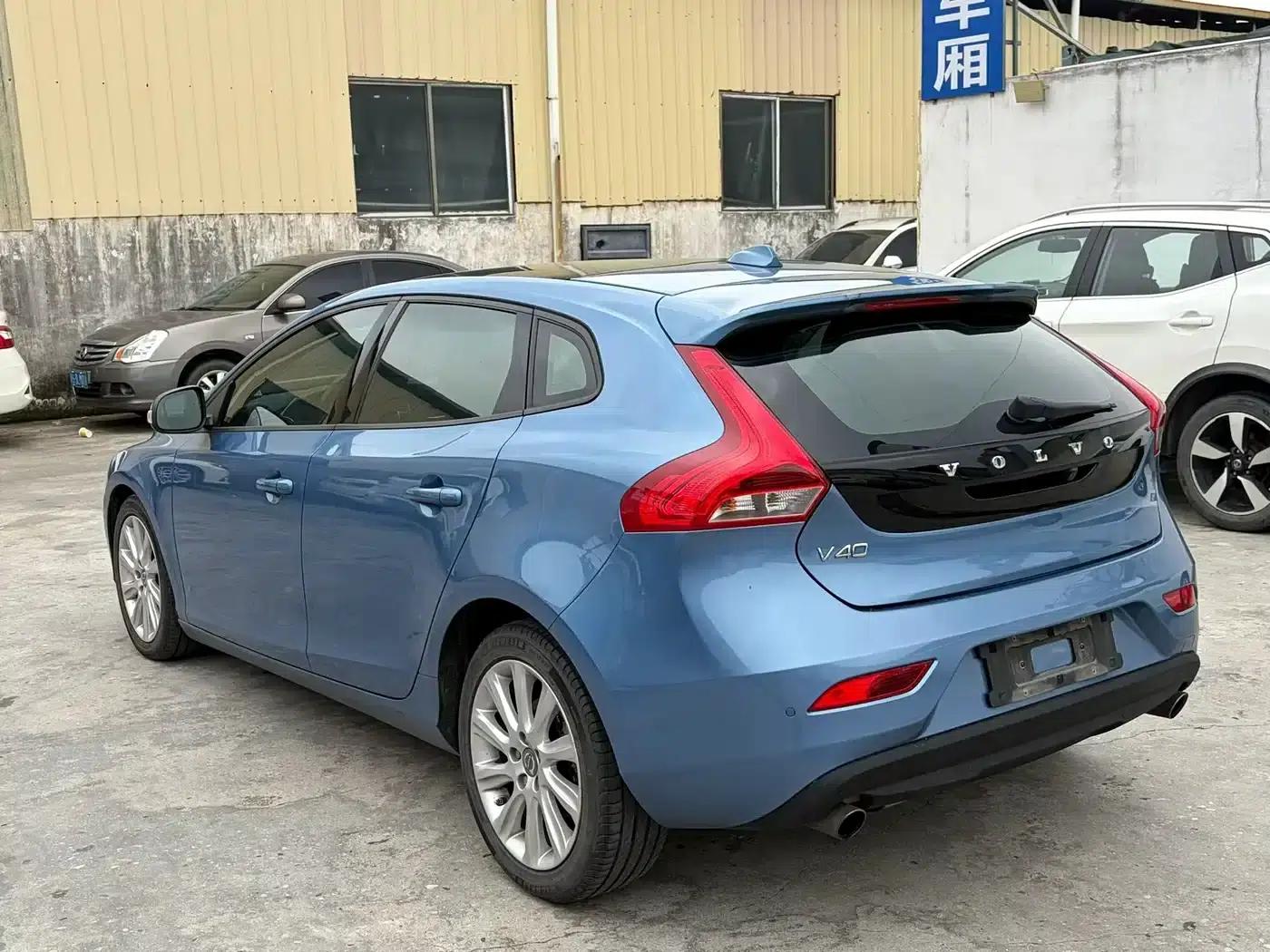 2015 Volvo V40 1.6T Smart Edition — миниатюра 9