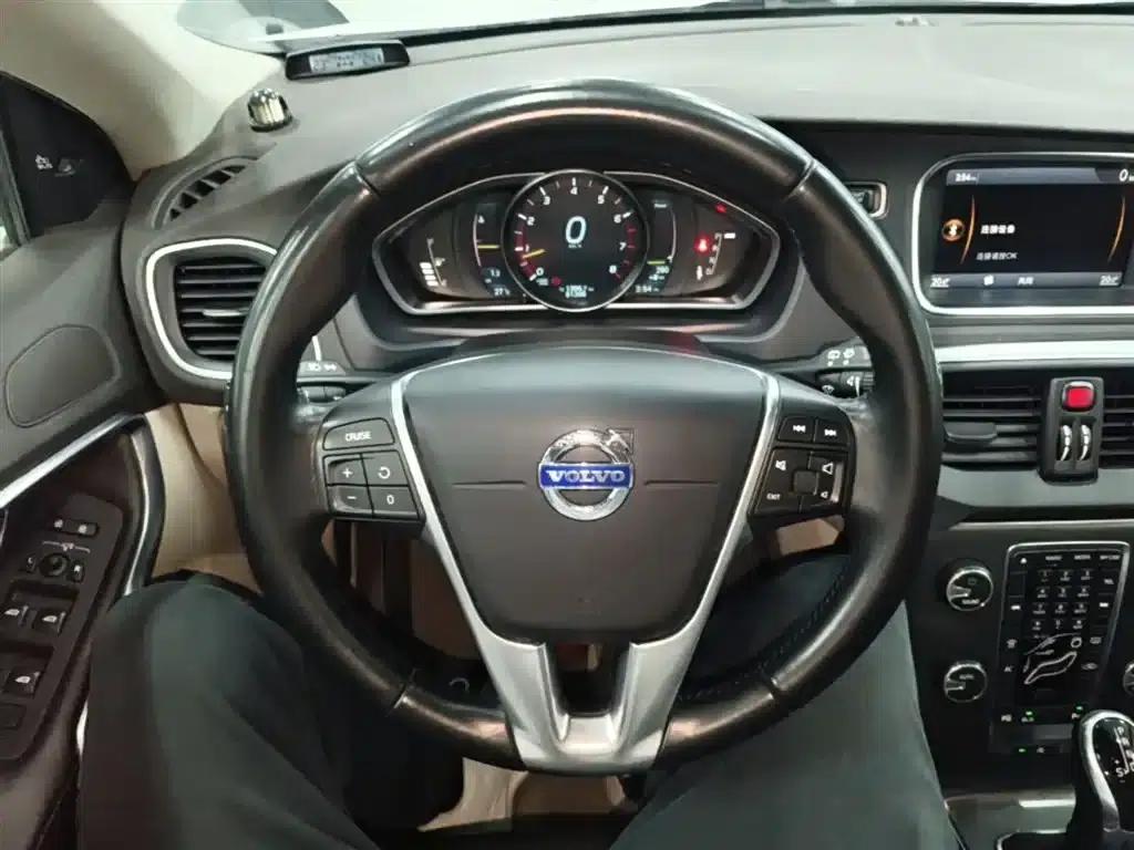 2014 Volvo V40 2.0T Smart Edition — миниатюра 11