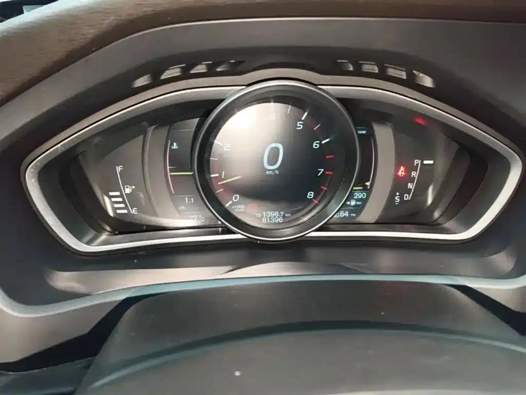 2014 Volvo V40 2.0T Smart Edition — миниатюра 12