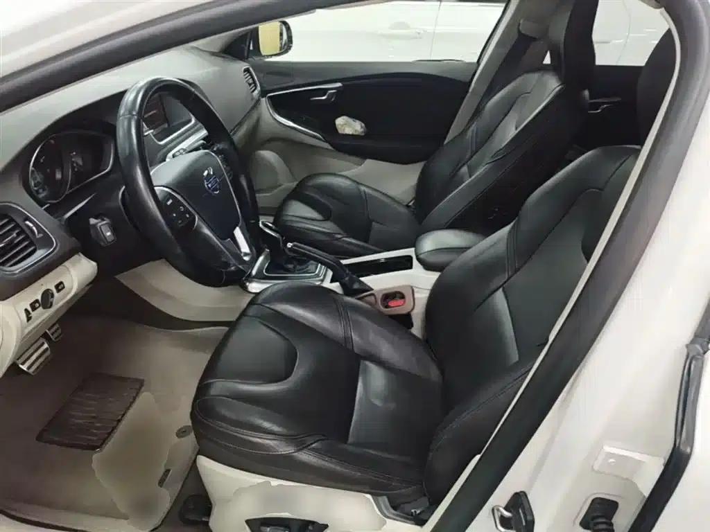 2014 Volvo V40 2.0T Smart Edition — миниатюра 15