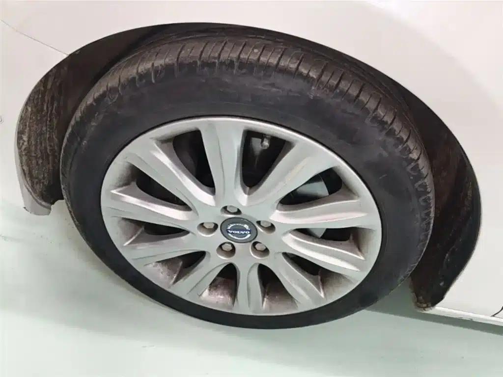 2014 Volvo V40 2.0T Smart Edition — миниатюра 23
