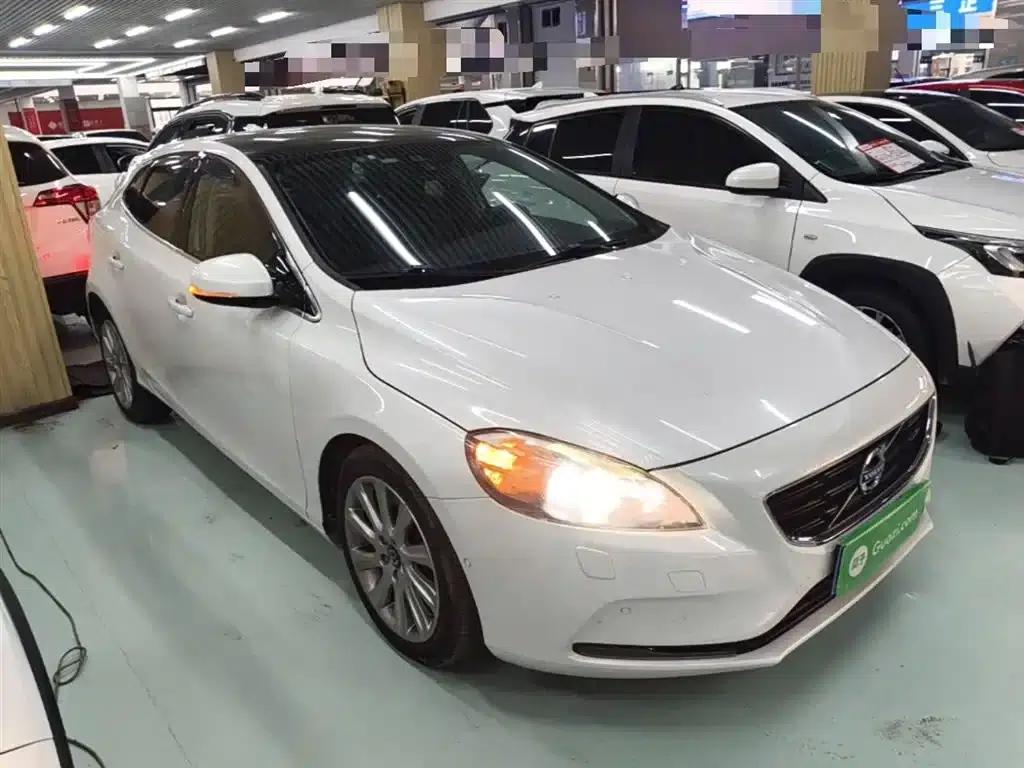 2014 Volvo V40 2.0T Smart Edition — миниатюра 4