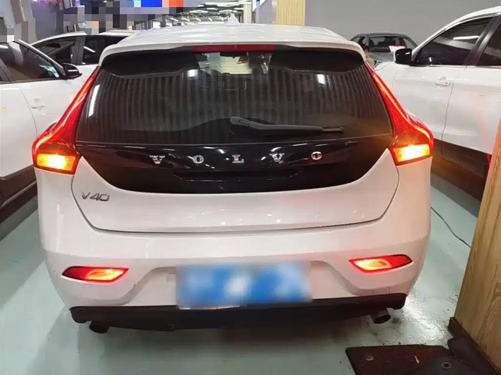 2014 Volvo V40 2.0T Smart Edition — миниатюра 6