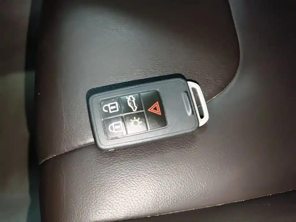 2014 Volvo V40 2.0T Smart Edition — миниатюра 9