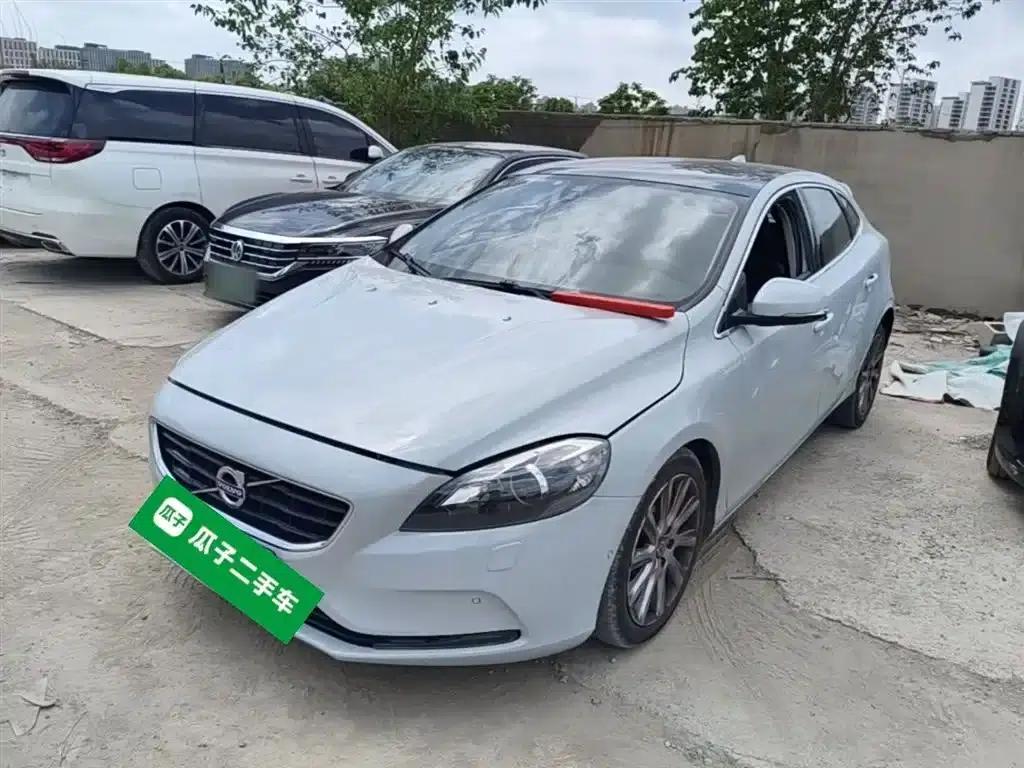 2015 Volvo V40 1.6T Smart Edition — миниатюра 2