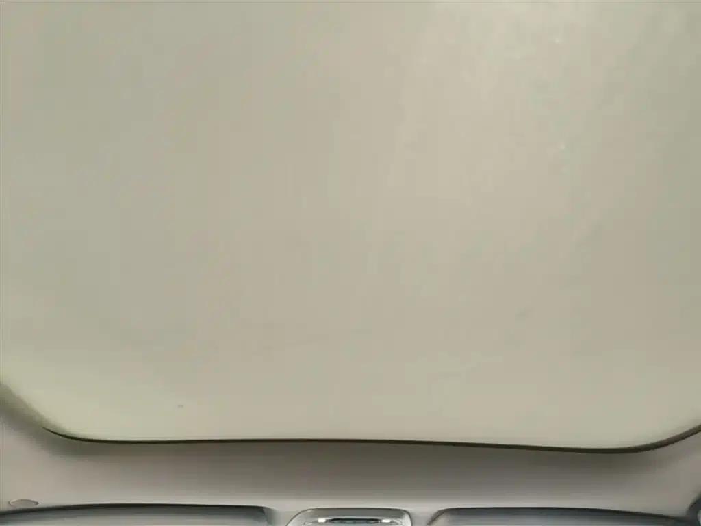 2015 Volvo V40 1.6T Smart Edition — миниатюра 18