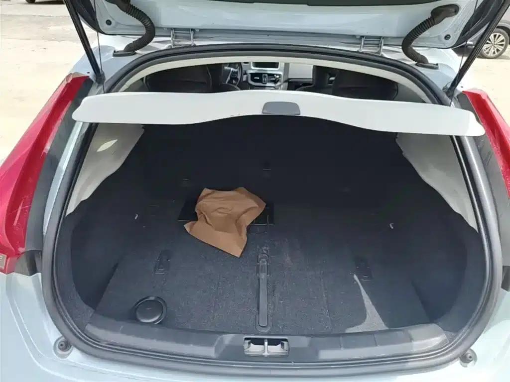 2015 Volvo V40 1.6T Smart Edition — миниатюра 19