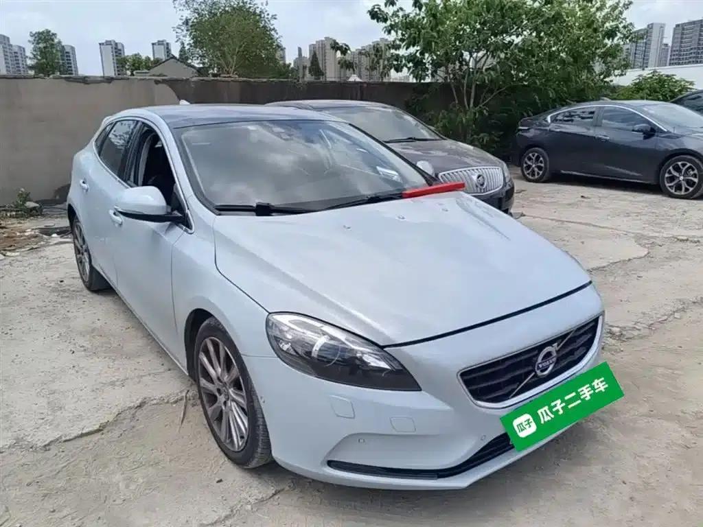 2015 Volvo V40 1.6T Smart Edition — миниатюра 4