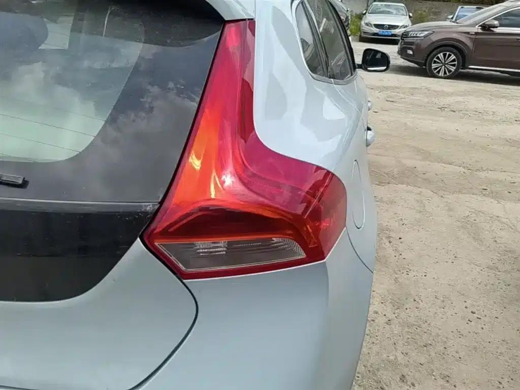 2015 Volvo V40 1.6T Smart Edition — миниатюра 8