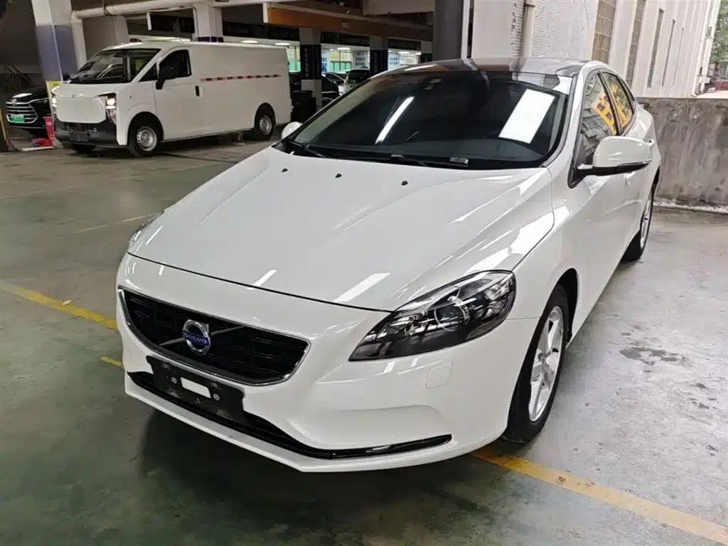 2016 Volvo V40 T3 Smart Edition — миниатюра 2