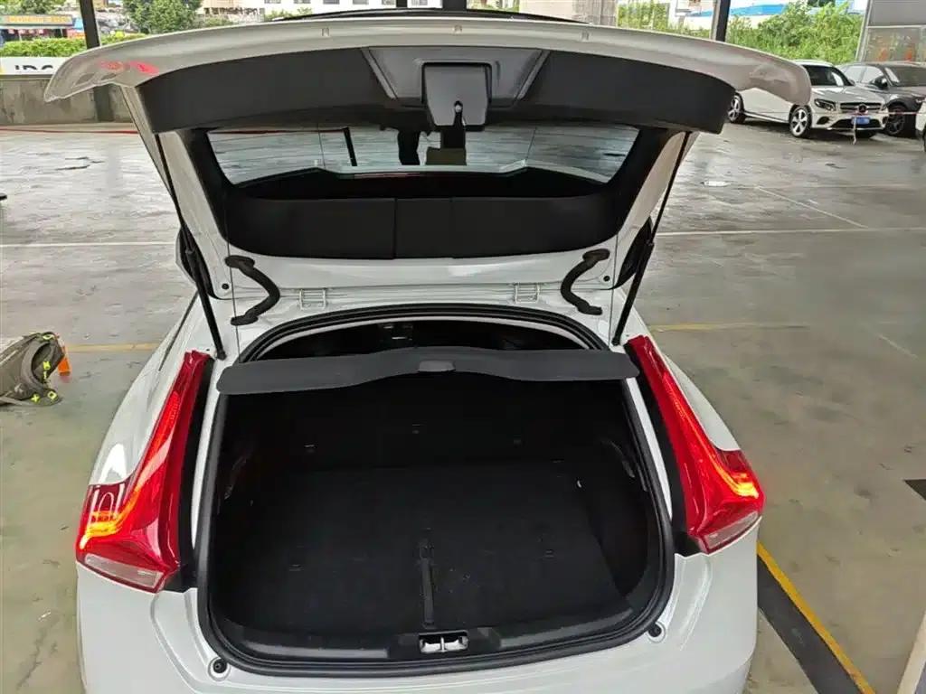 2016 Volvo V40 T3 Smart Edition — миниатюра 19