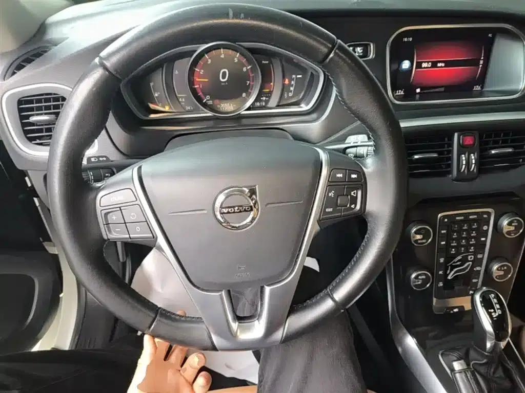 2019 Volvo V40 T3 Smart Edition — миниатюра 11