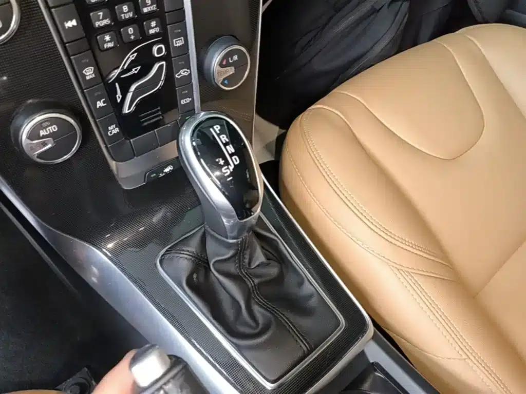 2019 Volvo V40 T3 Smart Edition — миниатюра 14