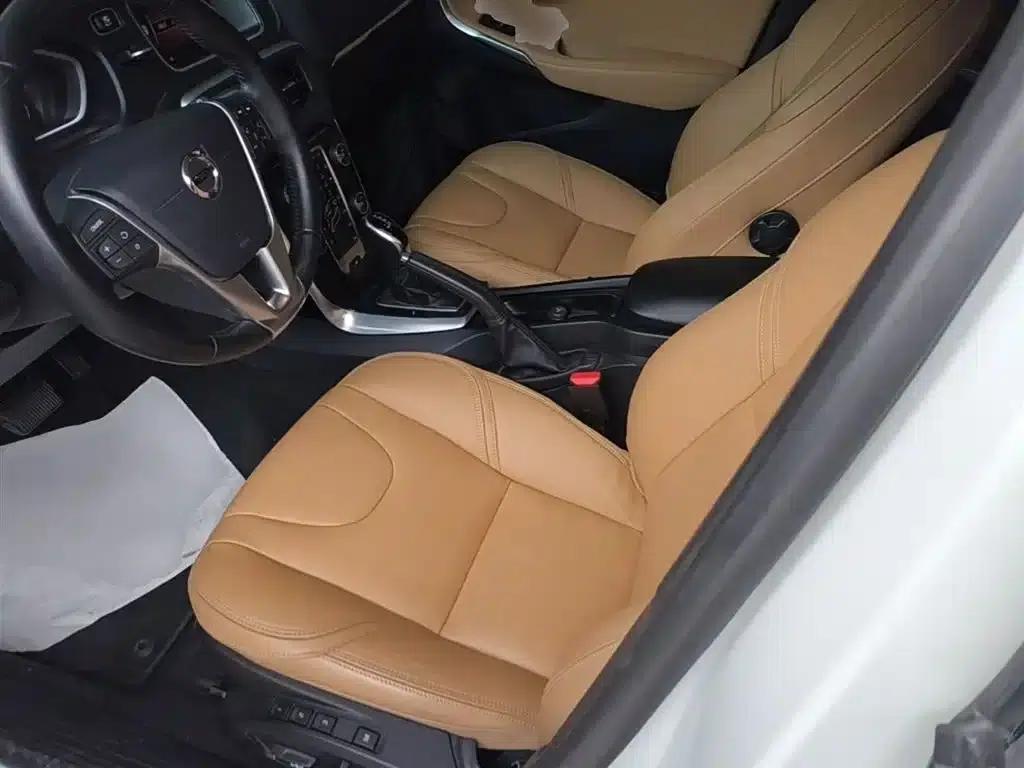 2019 Volvo V40 T3 Smart Edition — миниатюра 15